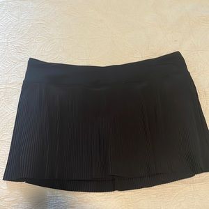 Lululemon tennis skirt NEVER WORN.
